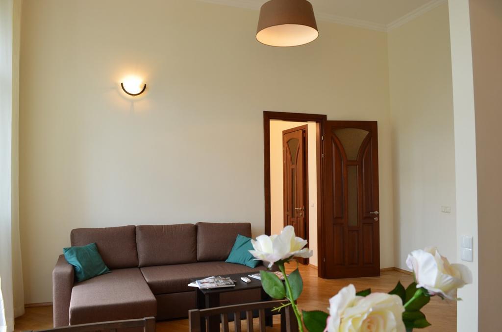 Rentday Apartments - Kiev Buitenkant foto